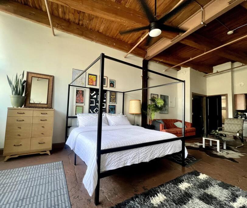 420 Friendly Boho Loft Downtown King Suite Free Parking ดีทรอยต์ ภายนอก รูปภาพ